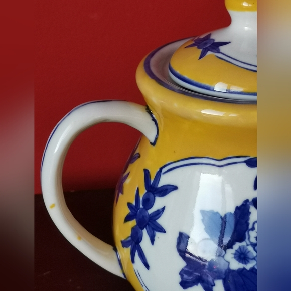 Vintage Ceramic Blue and Yellow Tea Pot / Coffee Pot - Picture 7 of 7
